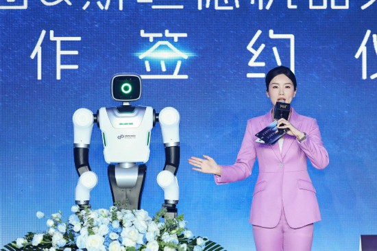 361&deg;集团战略携手斯坦德机器人公司 开启品牌智能化进阶新征程